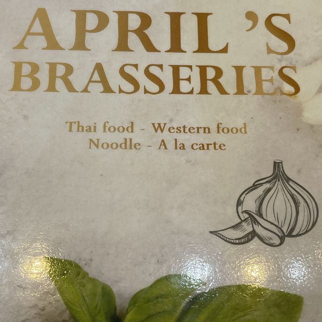 อร่อยล้ำพายชาไทย ดีต่อใจที่ร้านApril Brasseries
