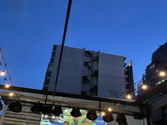 ร้านอาหารrooftop รับลมหนาวที่สีลม