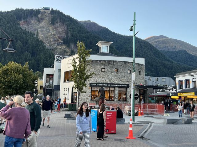 皇后鎮知名冰淇淋Ice Creamery Patagonia & Chocolaterie，必點巧克力口味🍫