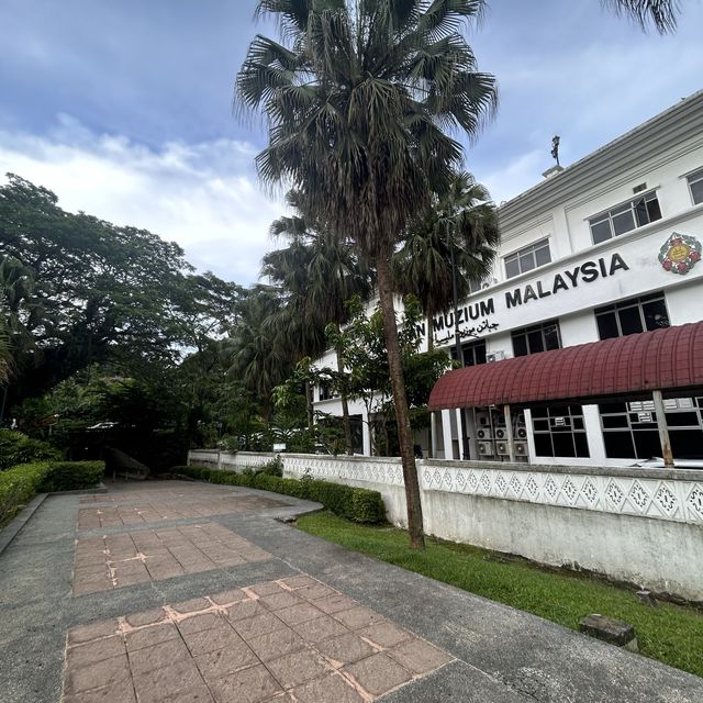 原來國家博物館與湖濱公園的出入口只有3分鐘步距