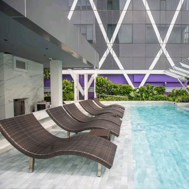 Rooftop บรรยากาศดีใจกลางเมือง นอนพักผ่อนย่านสาธร