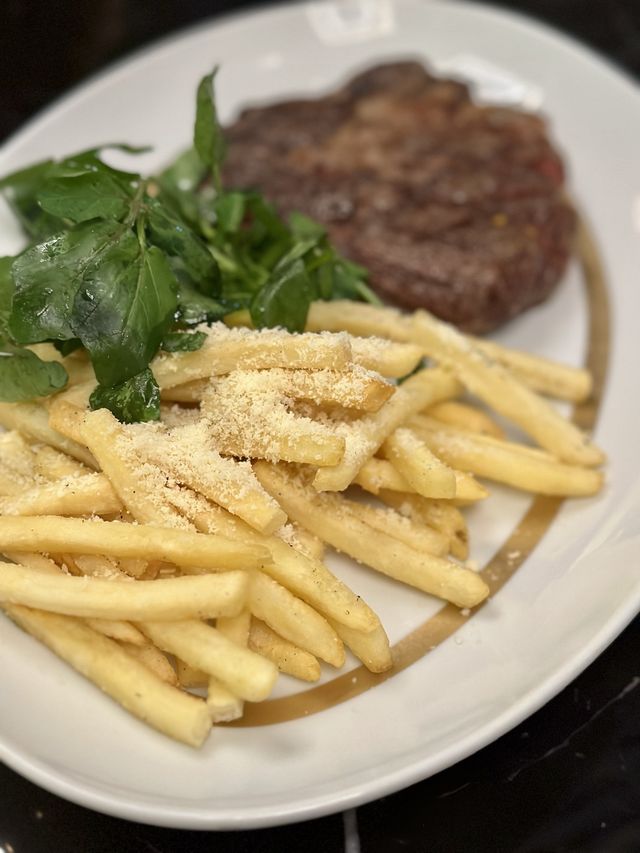 。拿玻里風味薄餅。