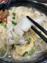 譚仔三哥全新酸菜鯛魚米線 🐟
