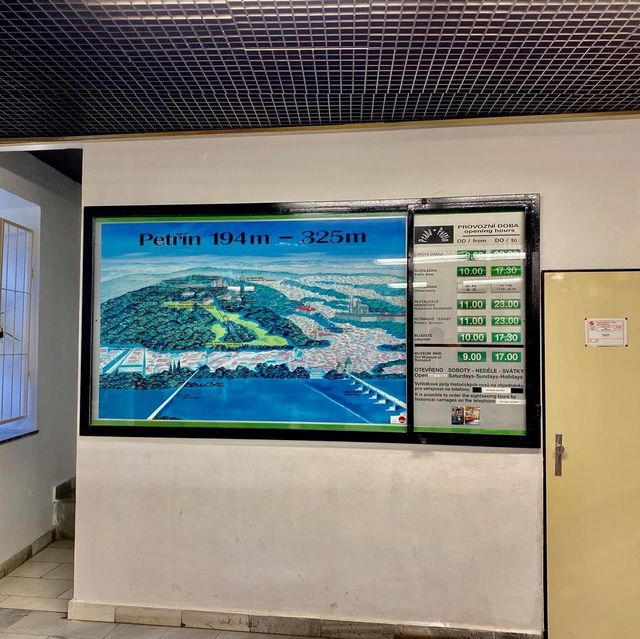 Perrin Funicular Railway - Prague