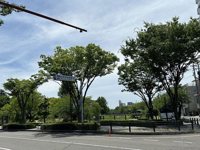 岐阜。岐阜駅南口。ホタルが楽しめる『清水緑地』と『清水川プロムナード』付近には『御鮨街道』もあります。