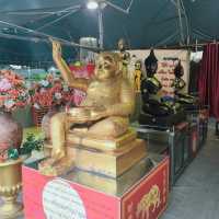 เสริมมงคลชีวิต ที่วัดไตรมิตร กทม.
