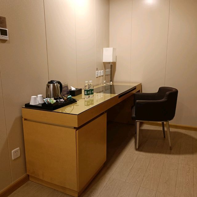 近羅湖口岸地方極大的深圳酒店