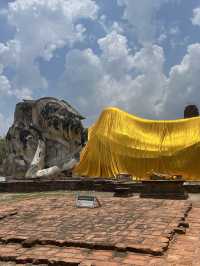 a day trip on the Ancient Ruins of Ayutthaya