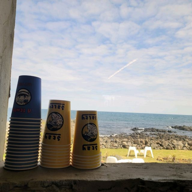 힙한 실내와 반전되는 오션뷰 애월카페 레이지펌프🏝