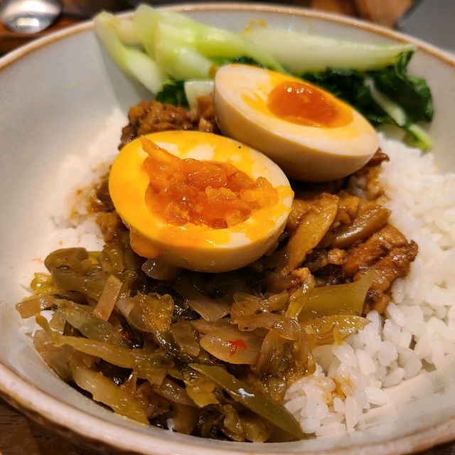 客似雲來的台蔡滷肉飯😋