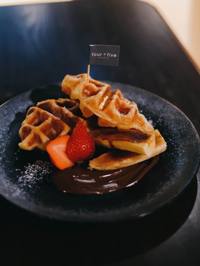 【#觀塘美食：意想不到嘅工廈cafe✨】