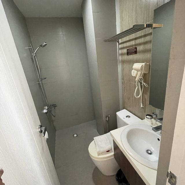 Decent Budget Hotel at the Heart of Tacloban