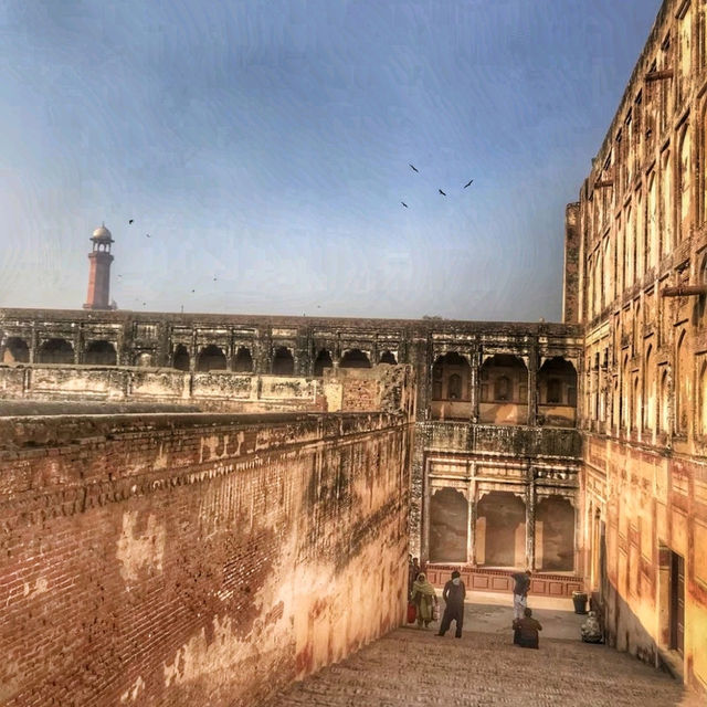 Exploring Lahore Fort | Pakistan 