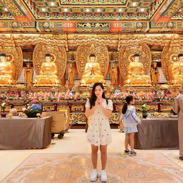 The Amaing Ten Thousand Buddhas Monastery in Ngong Ping