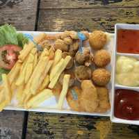 Area 53 ร้านวินเทจริมคลอง