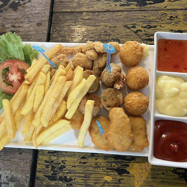 Area 53 ร้านวินเทจริมคลอง