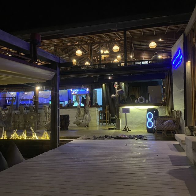 THE DECK BAR 🍹