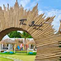 The Beach กลางกรุง คาเฟ่และร้านอาหารฟีลทะเล 
