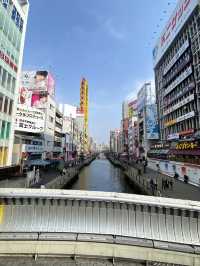 大阪！にぎやか道頓堀！みんな笑顔のグリコサイン！