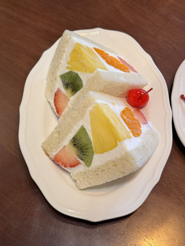 부산 광안리의 케이크 예쁘고 아기자기한 카페 2곳 추천!