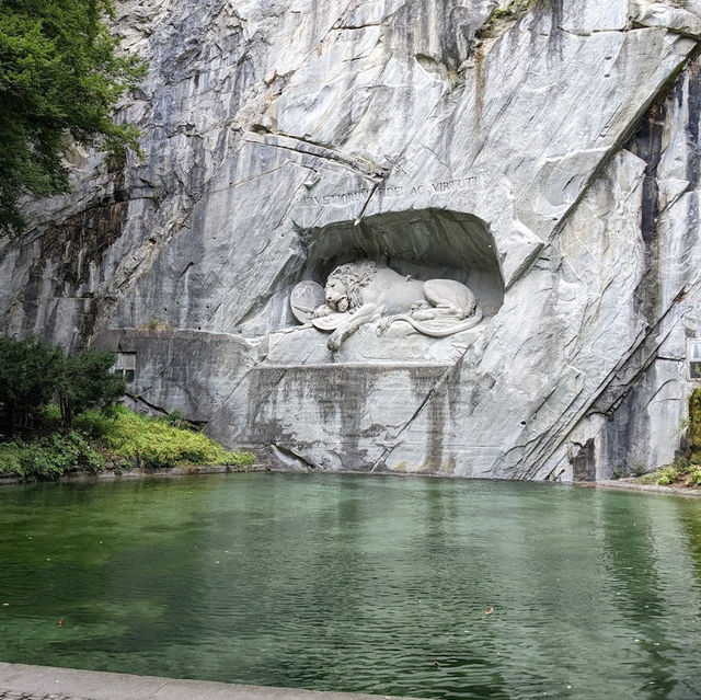 瑞士 垂死獅子像