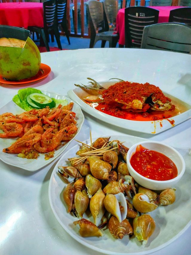 Fresh and Cheap Seafood in Batam, Indonesia 