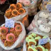 방콕 차이나타운의 대형 로컬 시장, Sampheng Market