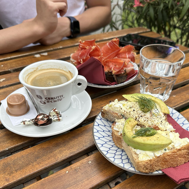 🌸 Breakfast with relaxed ambience 🌸