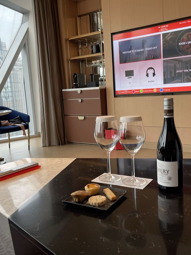 🌟🏨💖 奢華驚喜 — 澳門新濠影滙W酒店 🎁🍷🌆