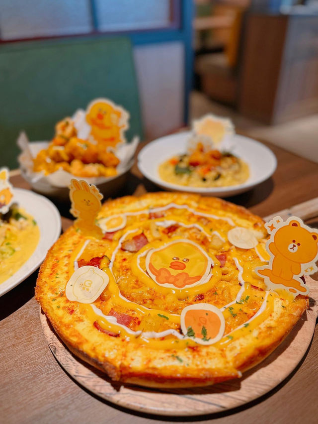 LINE FRIENDS x Pizza Maru