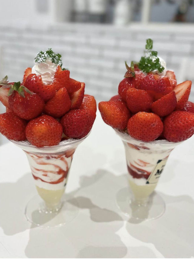 【福岡カフェ】フルーツ屋さんの旬のフルーツパフェが食べられるお店🍓🍑🍈