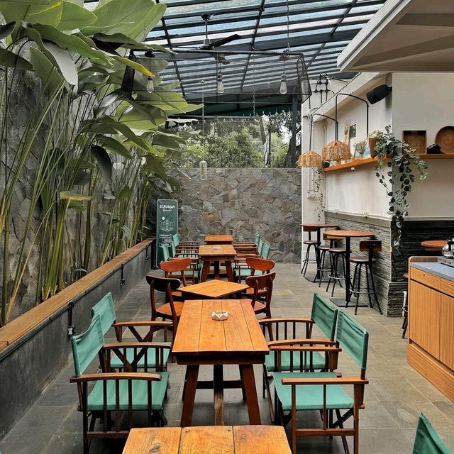 SERUMAH REUNITE CAFE | MODERN CLASSIC VINTAGE CONCEPT CAFE