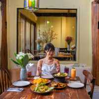 กินบิงซูชาไทย และอาหารไทยในบ้านไม้ ที่ เชียงใหม่ 
