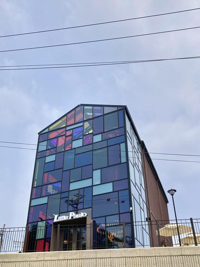 형형색색 빛나는 스테인글라스 김포 대형 카페 ‘리틀파울로’