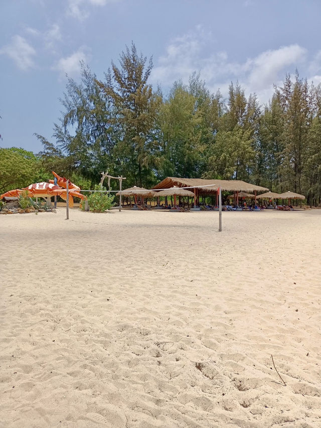 หาดลูกลม เกาะแสมสาร🏝️
