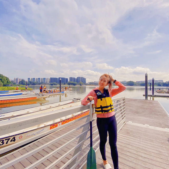 Explore Dragon Boat Adventures near Singapore’s Jurong Lake!