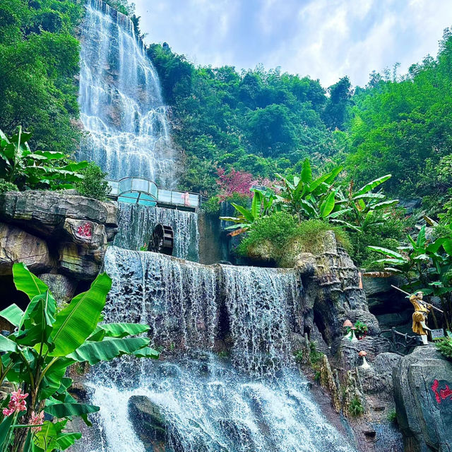 桃花源風景區：美麗樹林、壯觀瀑布，8月好去處