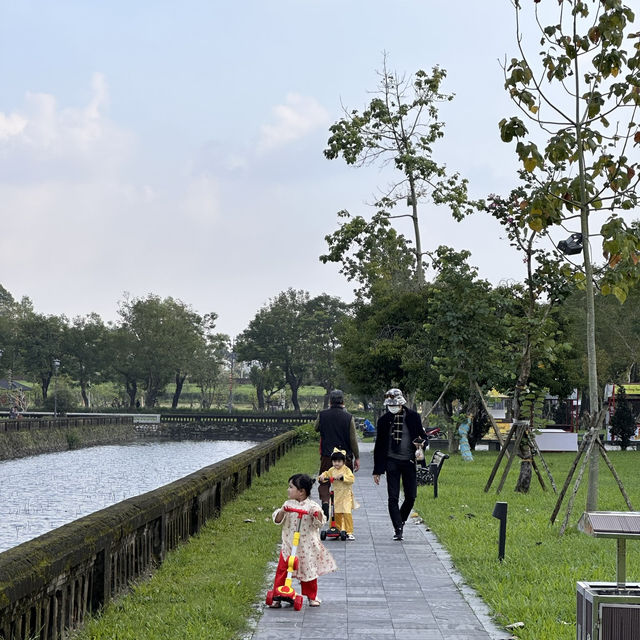 Around Hue Citadel