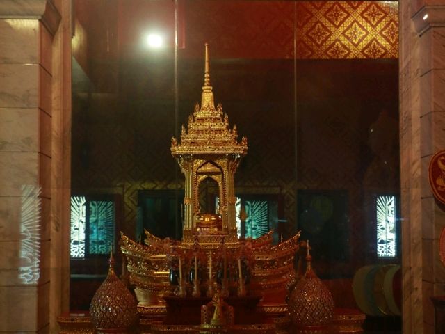 เที่ยวสักการะ ที่วัดมกุฏคีรีวัน