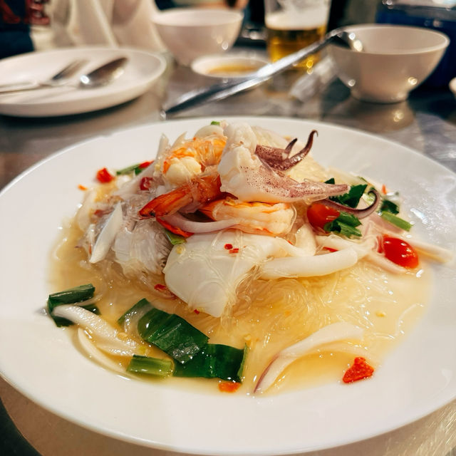 朱拉隆功美食街必吃海鮮菜之一🍽️