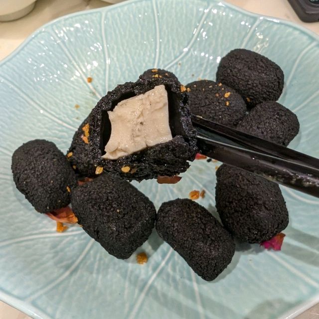 Unexpected Culinary Discovery in Taipei - Social Place