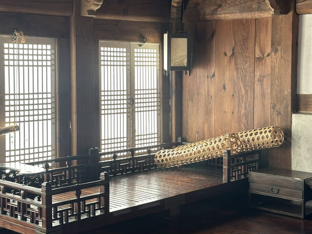 Tranquility of Namsangol Hanok Village in the heart of Seoul