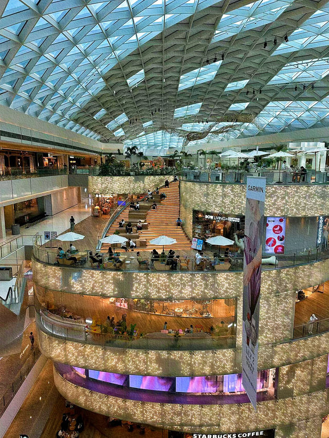 深圳萬象天地：藝術與潮流的相遇地點🎨✨🛍️