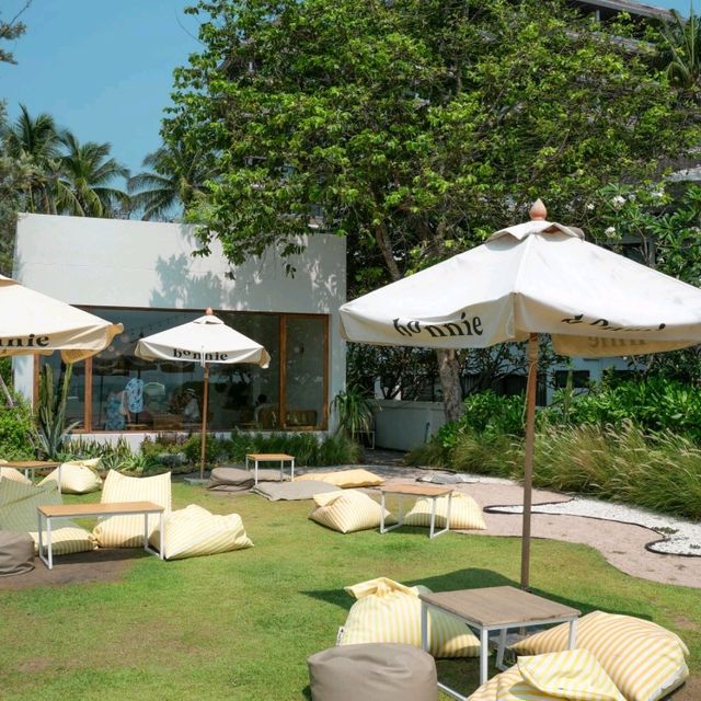bOnnie on the beach คาเฟ่ติดทะเลสุดชิว