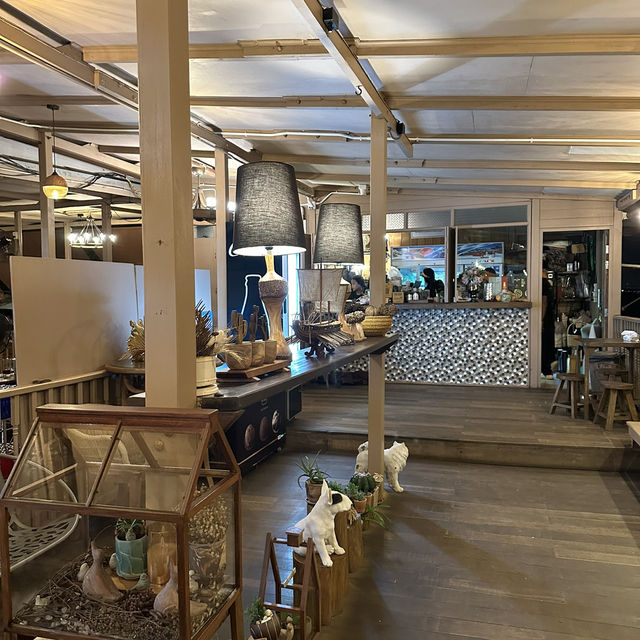ครัวเฉลียงลม @เกาะล้าน 