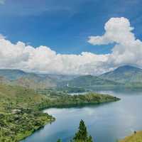 Holbung Hill, Samosir
