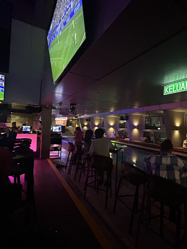 【マレーシア】ツインタワーviewのルーフトップBAR🍸