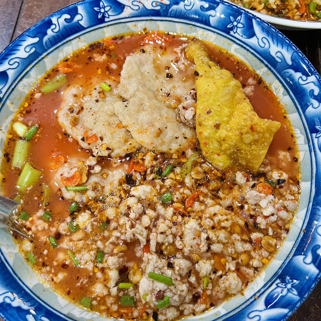 เล็กใหญ่ ก๋วยเตี๋ยวต้มยำโบราณ สาขาบรรทัดทอง