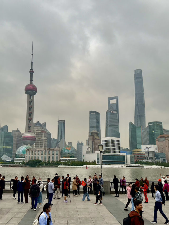 ถ่ายรูปเล่นชิล ๆ ที่ The Bund