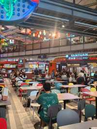 Em Market, Food Court in EmSphere Serves International Variety